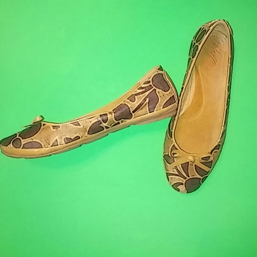 Naya Flats Brown Floral